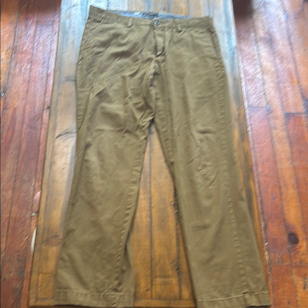 Banana Republic Men’s Aiden chinos